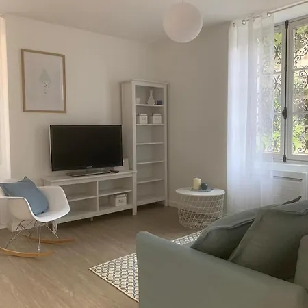 Scandinave Dans Domaine Historique D'exception